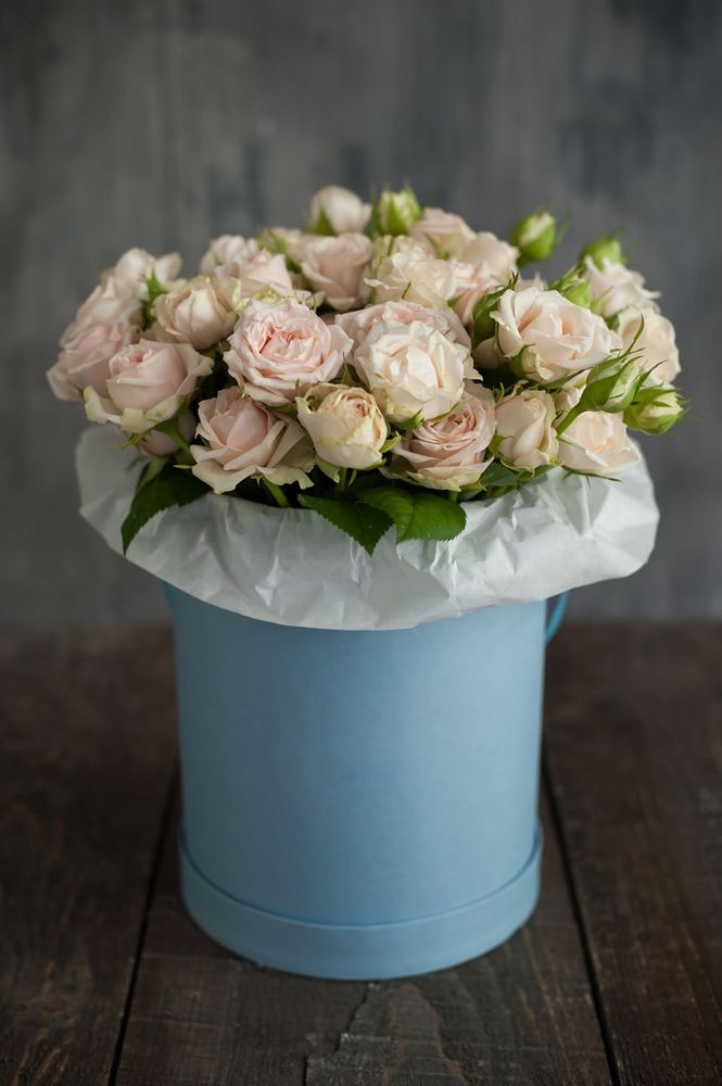 корпоративная коробка с розами для офиса в Курске