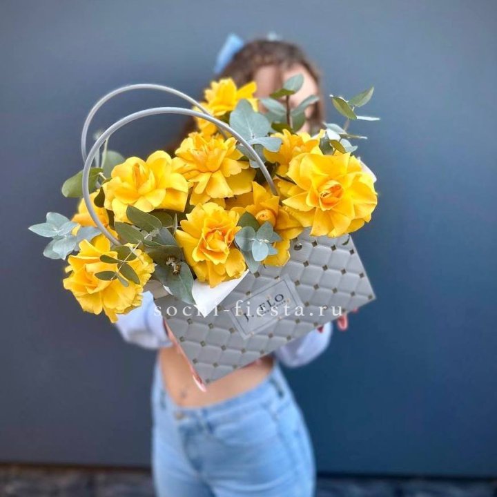 Сумочка с розами "Эдель" в Курске