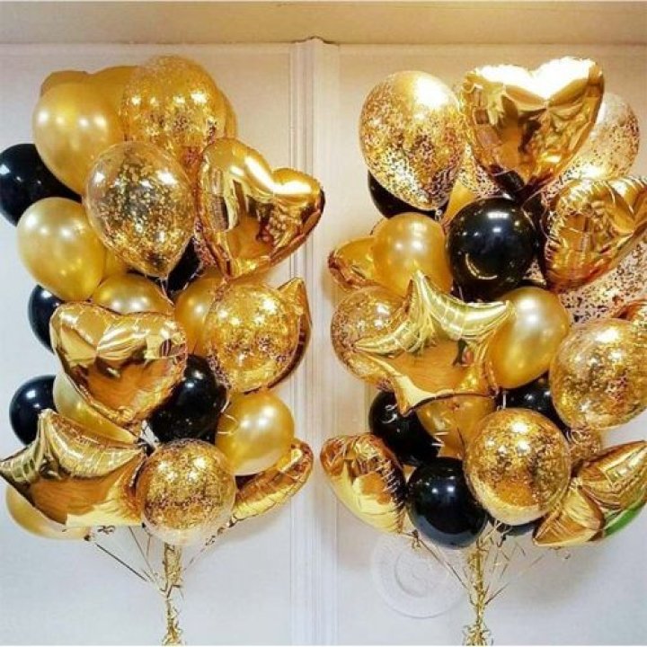 Фонтан шаров "Чёрное золото" в Курске