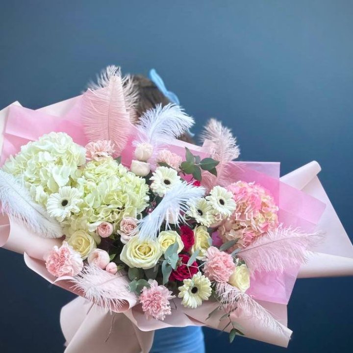 Дизайнерский букет "Валенсия-3" в Курске