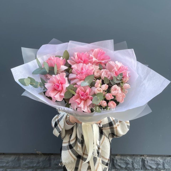 Букет французских и пионовидных роз  в Курске