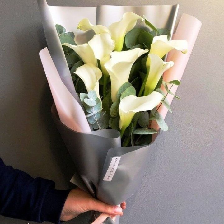 Каллы с эвкалиптом в Курске