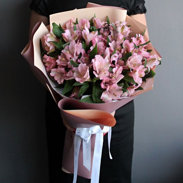 Букет розовых альстромерий в Курске