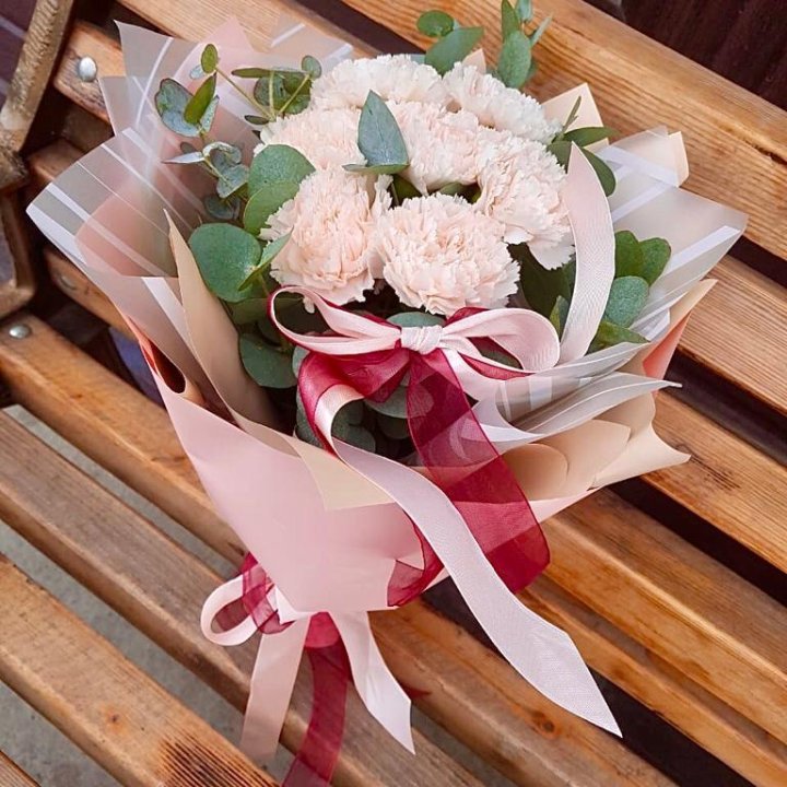 Диантусы с эвкалиптом в Курске