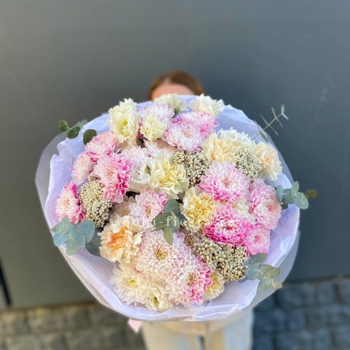 Букет из стойких цветов  в Курске