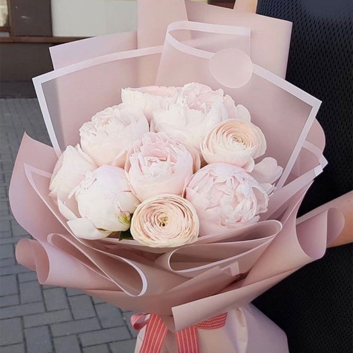 Пионы и ранункулюсы в Курске