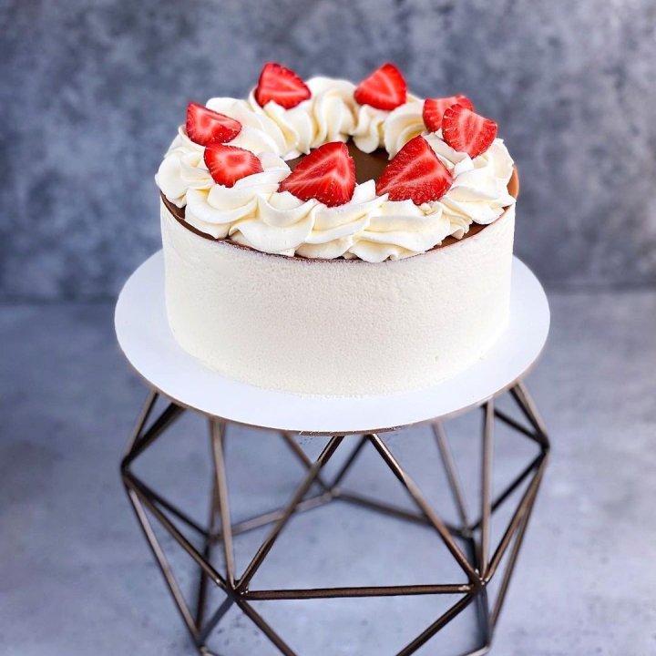 Торт "Клубника со сливками" в Курске