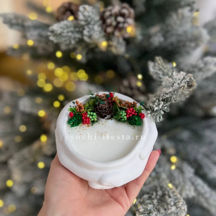 Свеча ароматическая в гипсе Руки с шишкой в Курске