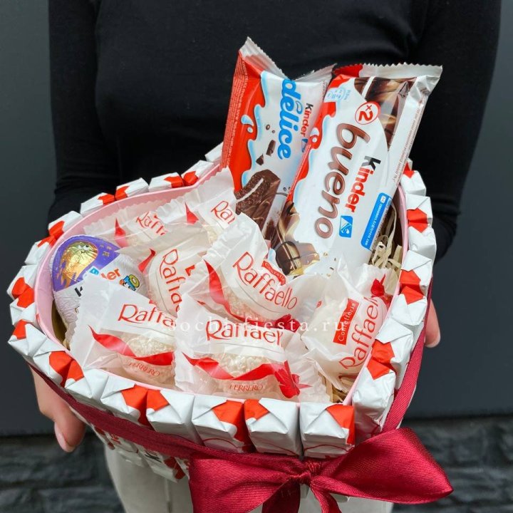 Подарочный набор сердце с Киндерами и Рафаэлло в Курске