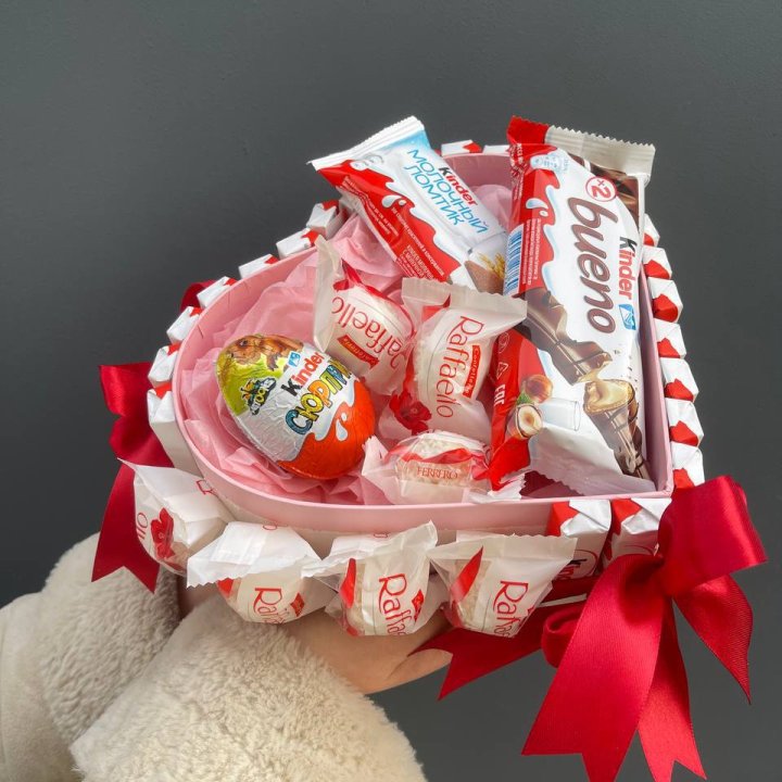 Бокс киндерами и раффаэлло в Курске