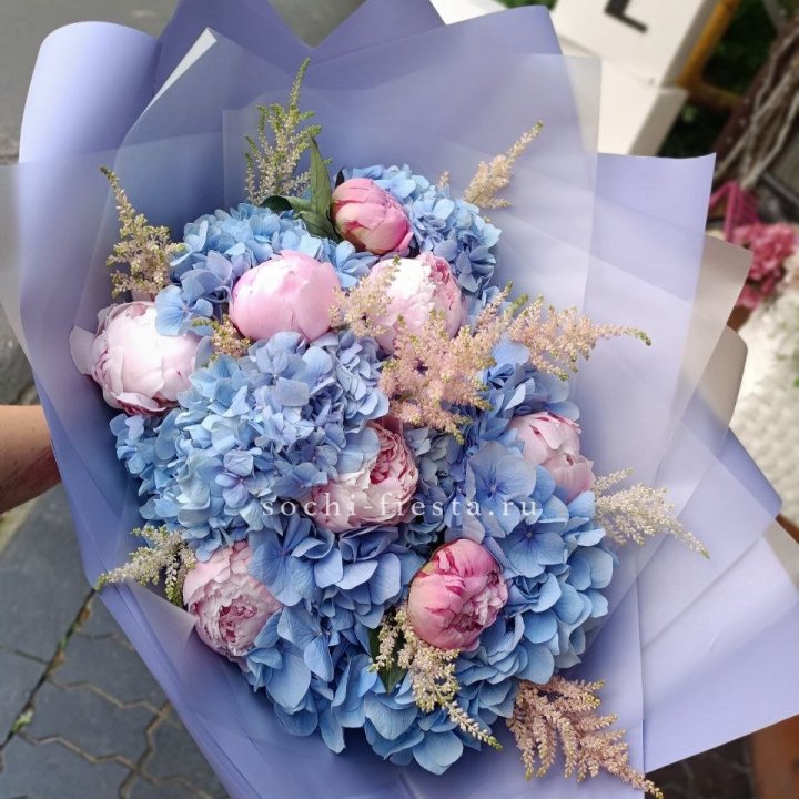 Дизайнерский букет с гортензией №3 в Курске