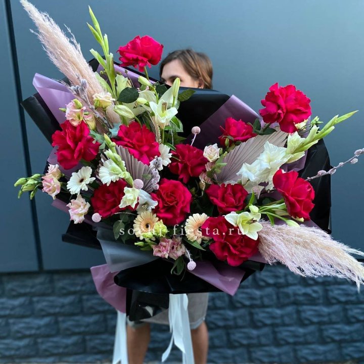 Дизайнерский букет Ред в Курске
