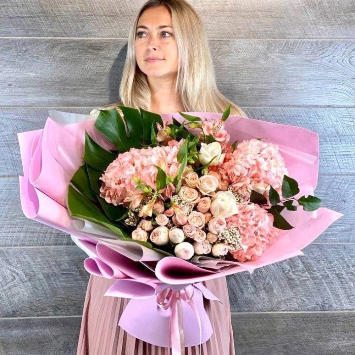 Дизайнерский букет "Валенсия-2" в Курске