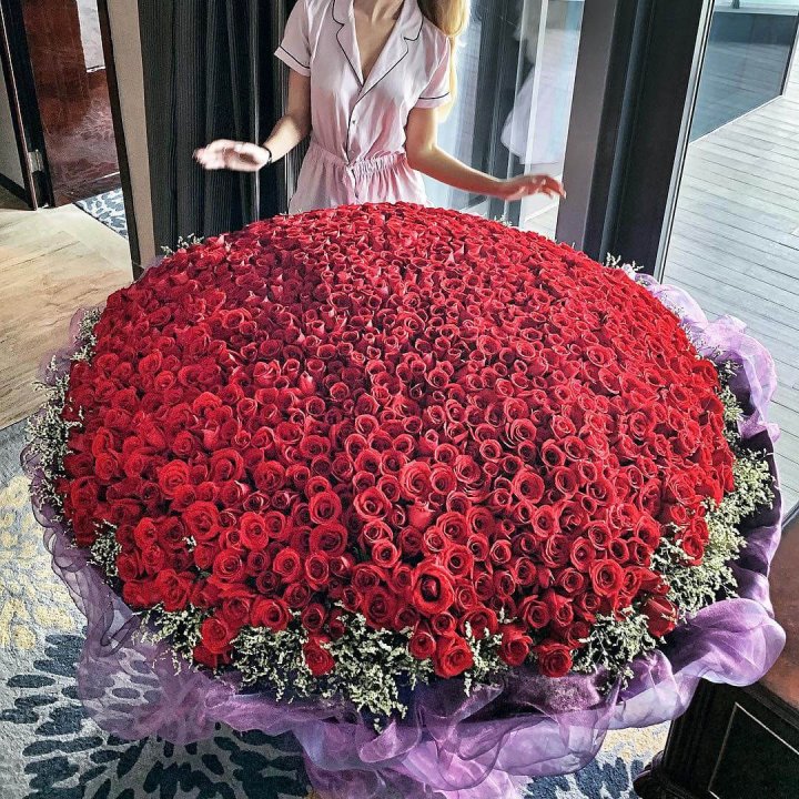 1001 роза в Курске