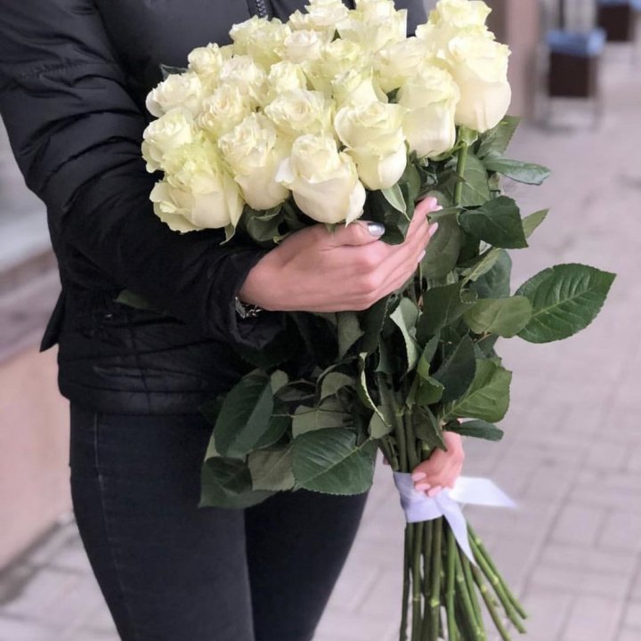 Голландские розы белые в Курске