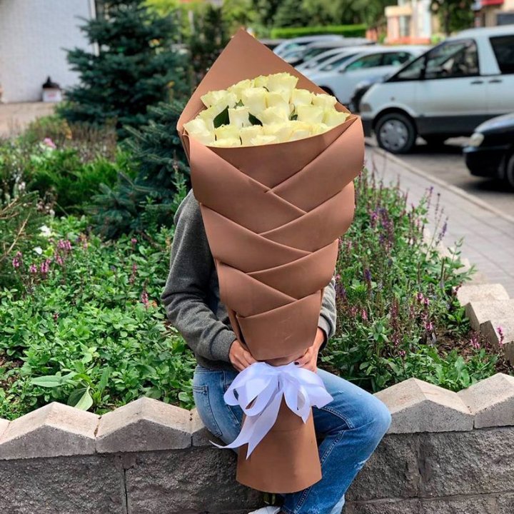 Голландские розы белые "Рыбка" в Курске