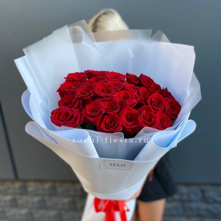 25 высоких роз  в Курске