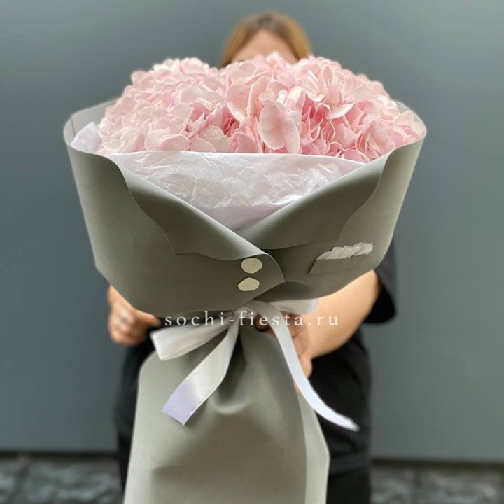  Букет  пиджачок из 5 гортензий в Курске