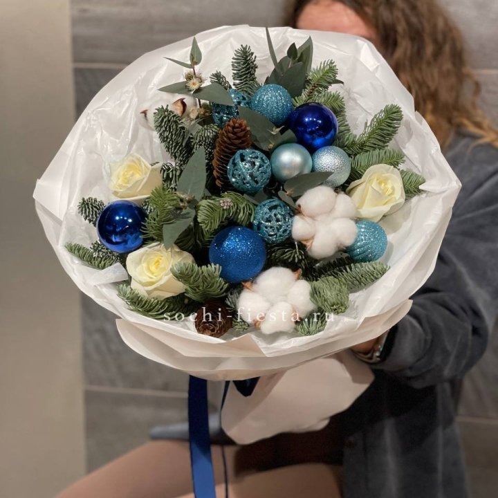 Новогодний букет "Синий иней" в Курске