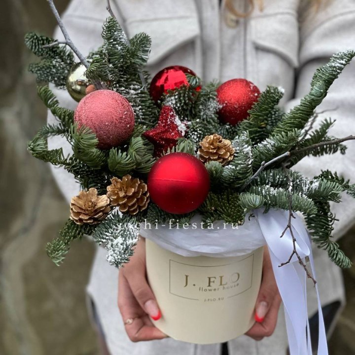 Новогодняя композиция в коробке ред в Курске