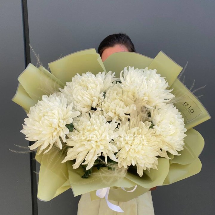 Букет одноголовых хризантем  в Курске