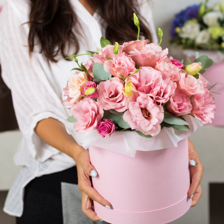 Эустома в шляпной коробке в Курске