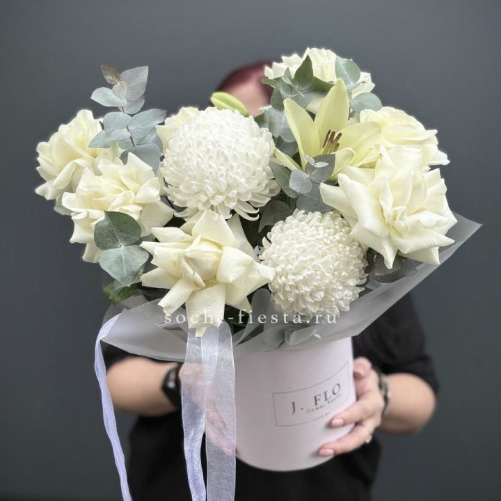 Цветы в шляпной коробке  в Курске