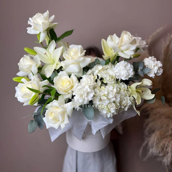 Цветочный бокс "Вайт дримс" в Курске