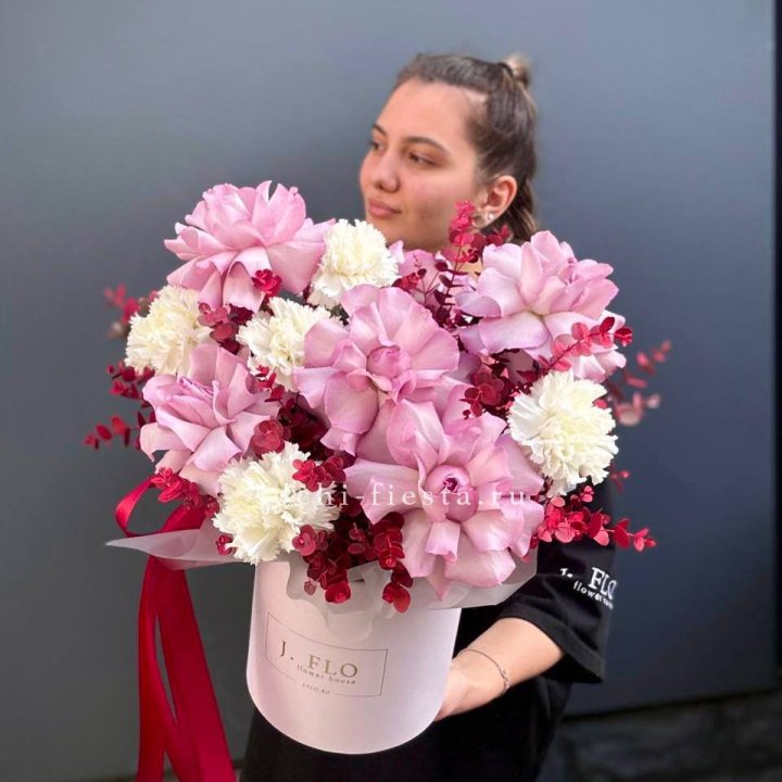 Бокс с французскими розами "Вела вита" в Курске