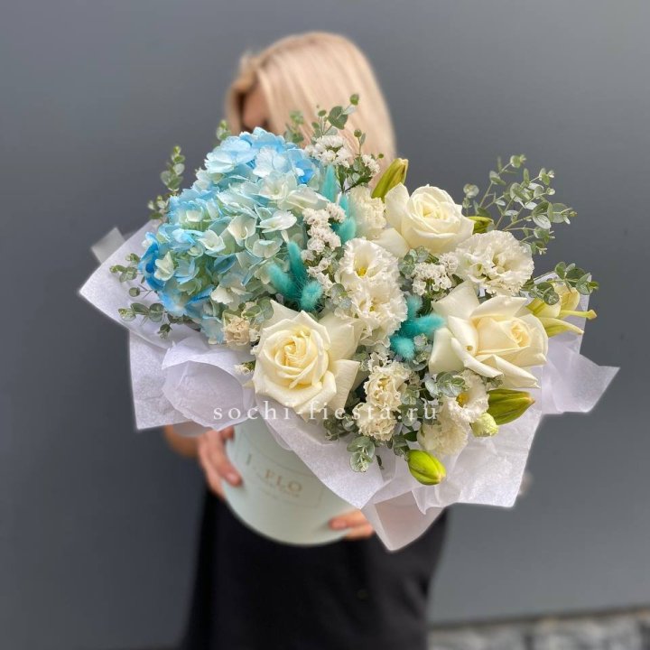 Цилиндр в голубых оттенках №1 в Курске