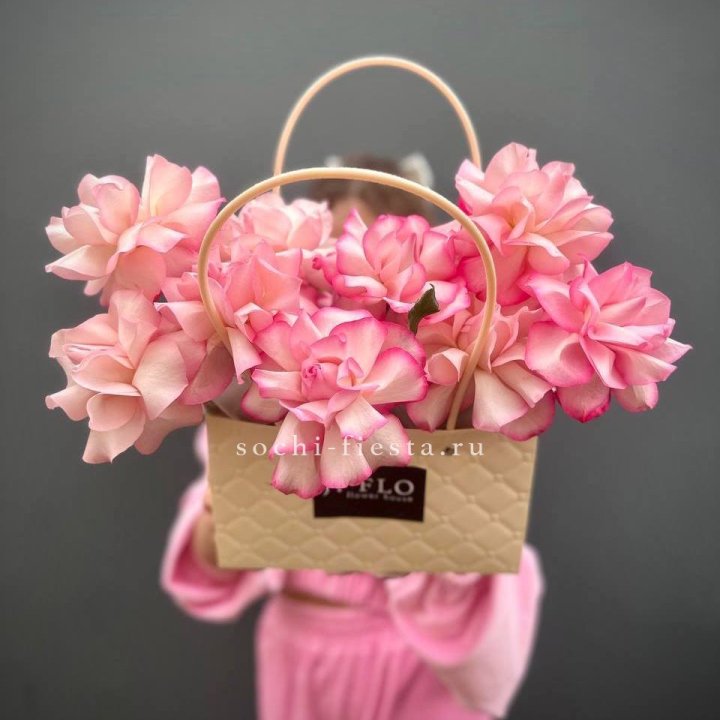 Сумочка розовых роз Венди в Курске