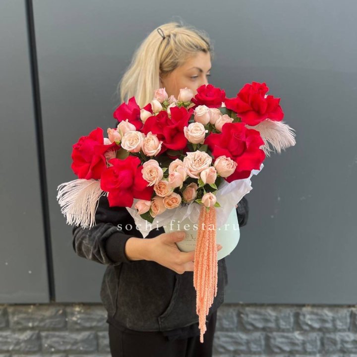 Бокс с нежными розами  в Курске