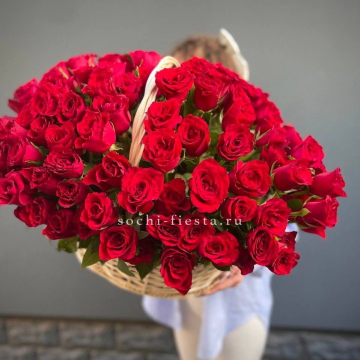 121 красная роза в корзине   в Курске