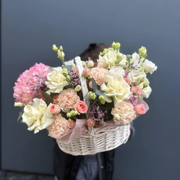 Цветочная корзина "Софтнес" в Курске