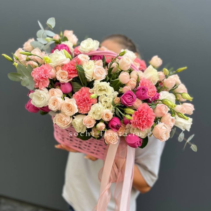 Цветочная корзина "Флоренция" в Курске