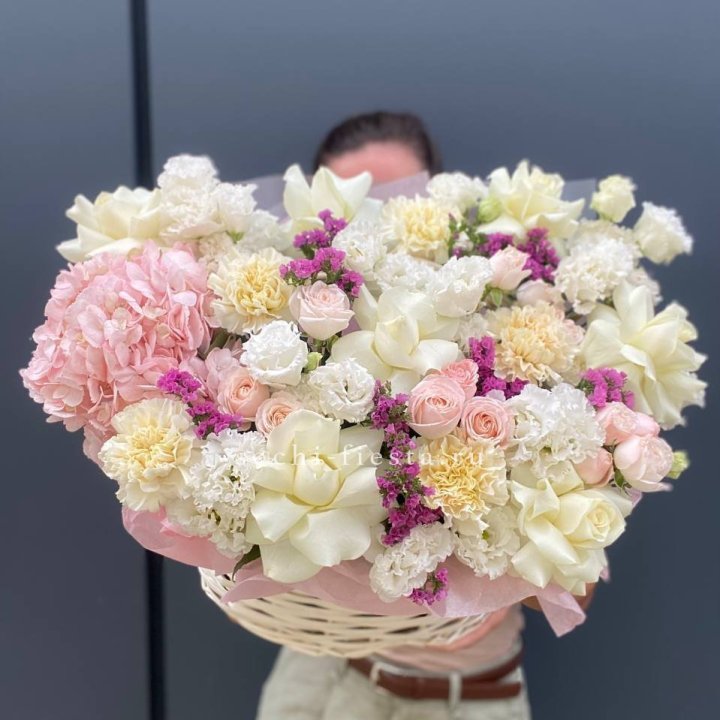 Корзина "Воздушная нежность" в Курске