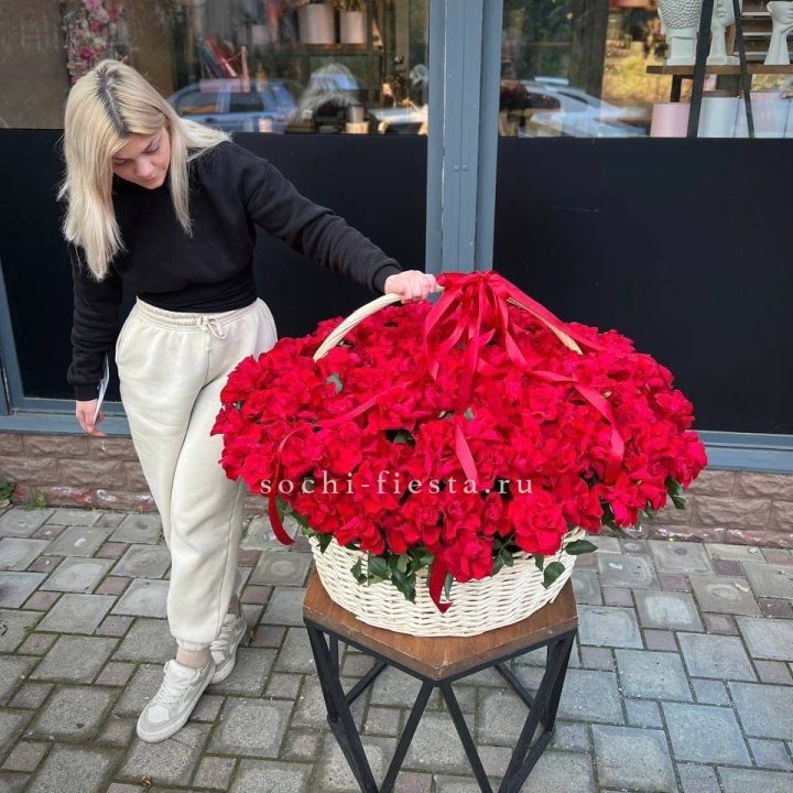 201 французская красная роза в Курске