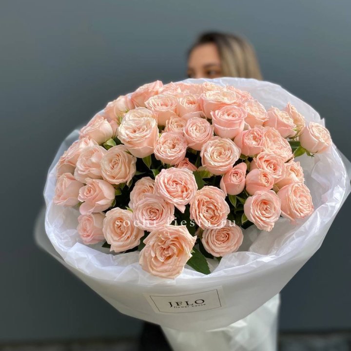 Букет кустовых роз Бомбастик в Курске