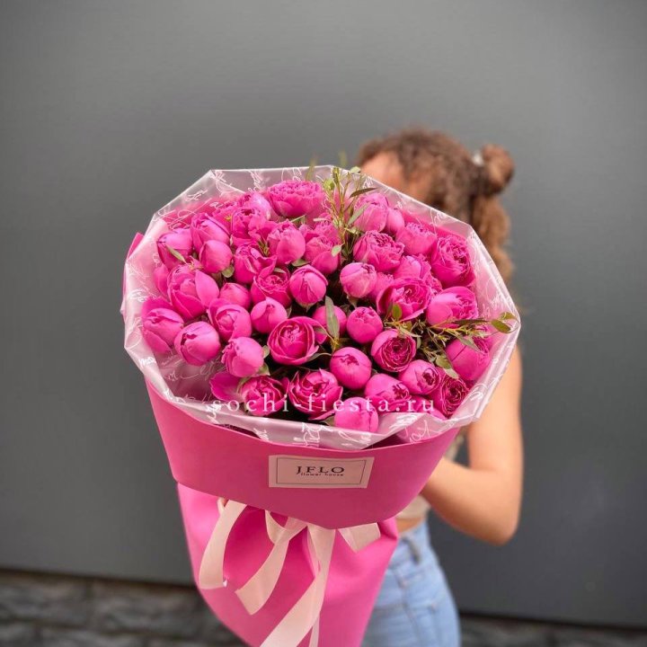 Кустовые розы букет Мисти Баблс в Курске