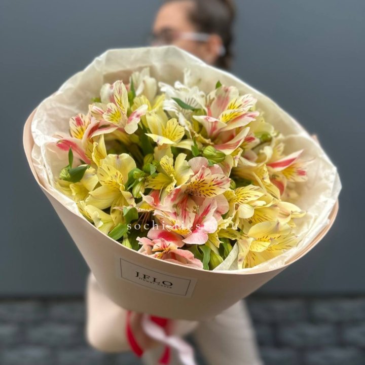 Альстромерии в нежном оформлении в Курске