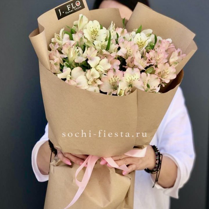 17  альстромерий в крафте в Курске