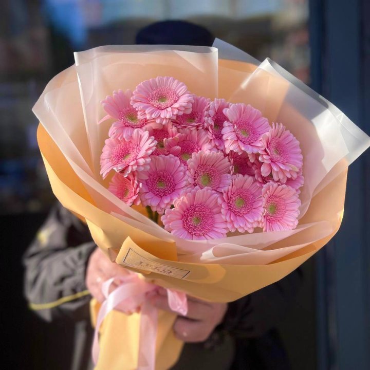 17 розовых гербер  в Курске