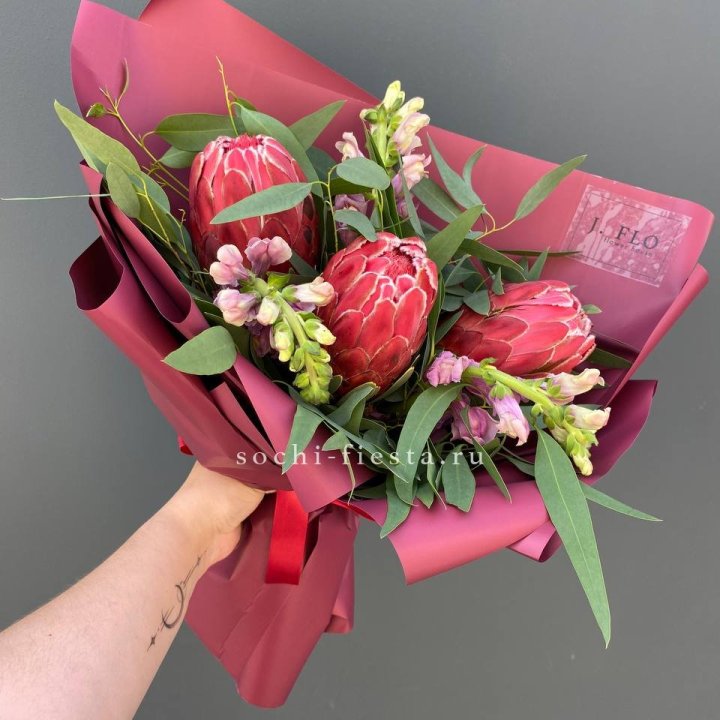 Букет из протеи "Квин" в Курске