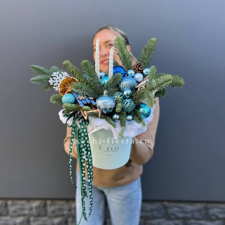 Композиция "Мери крисмас блю" в Курске