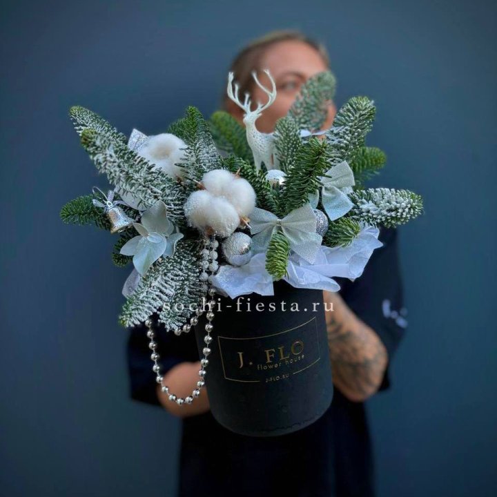 Композиция "Мери крисмас" в Курске