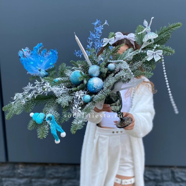 Композиция в бокале голубая в Курске