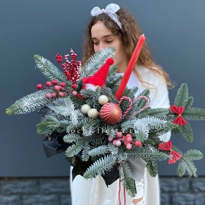 Композиция в бокале красная в Курске