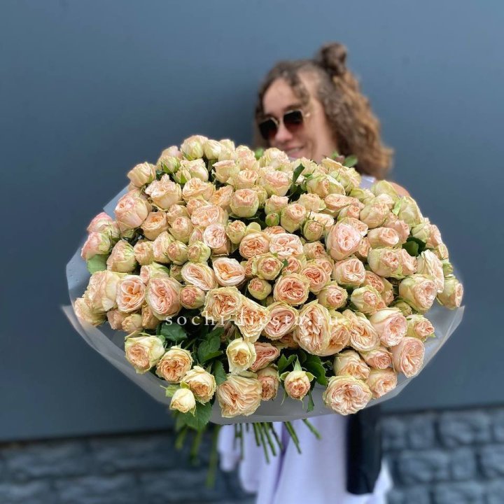 51 пионовидная роза в Курске