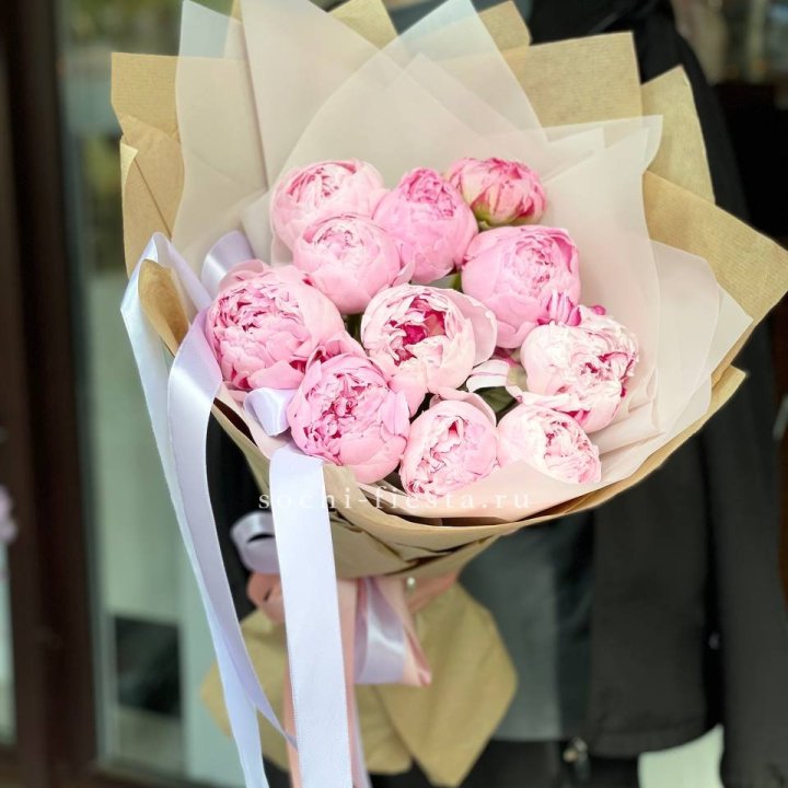 11 пионов в оформлении в Курске