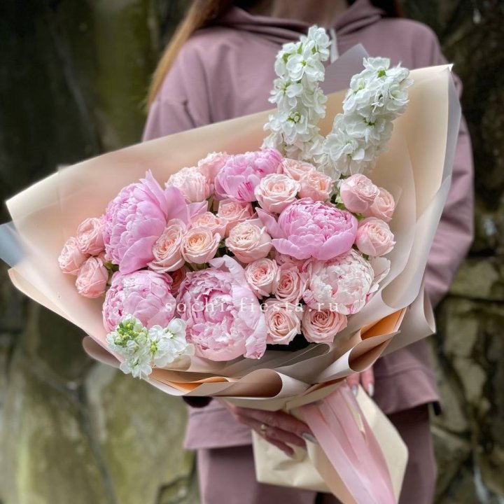 Букет с пионами №1 в Курске